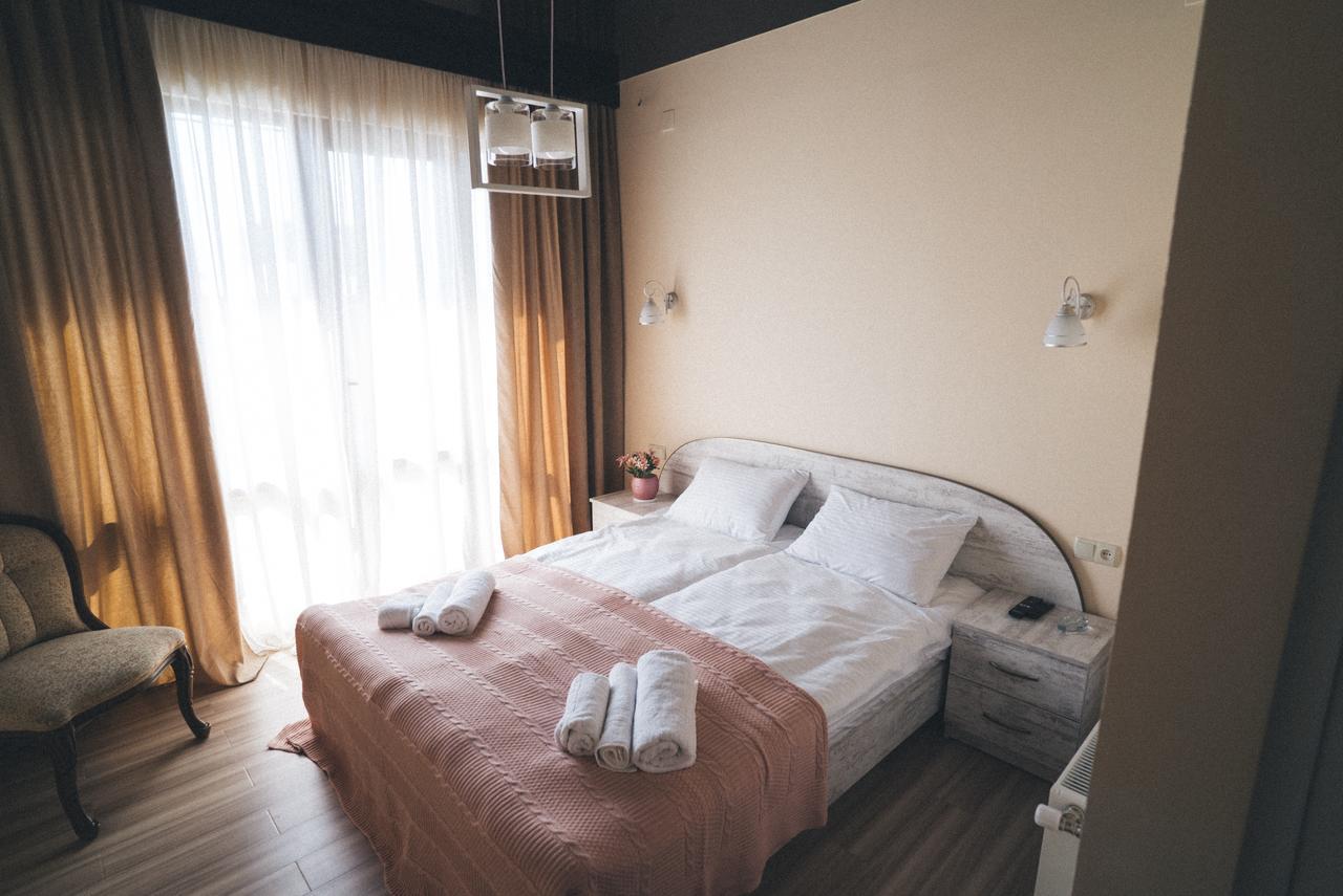 Hôtel Lazika à Zugdidi Extérieur photo