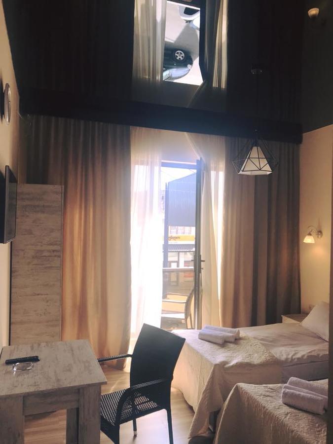 Hôtel Lazika à Zugdidi Extérieur photo