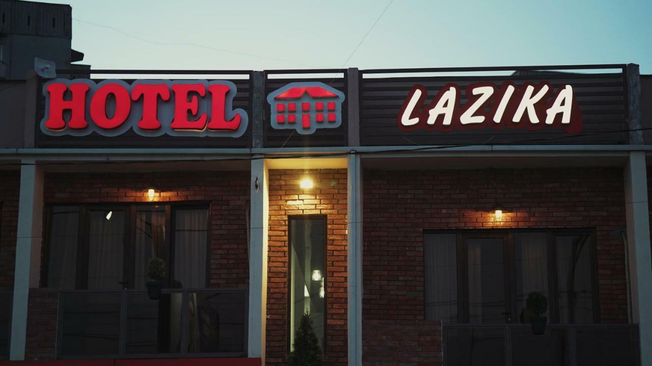 Hôtel Lazika à Zugdidi Extérieur photo